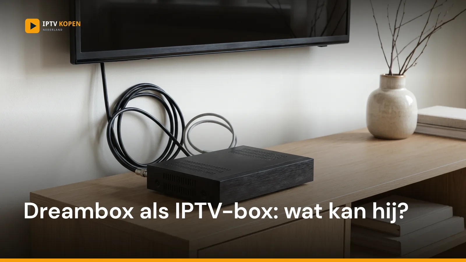 Coverafbeelding met het logo van de site en de titel over een foto van een zwarte Linux-satellietontvanger met kabels onder een uitgeschakelde televisie